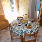 Apartament In 25161 *